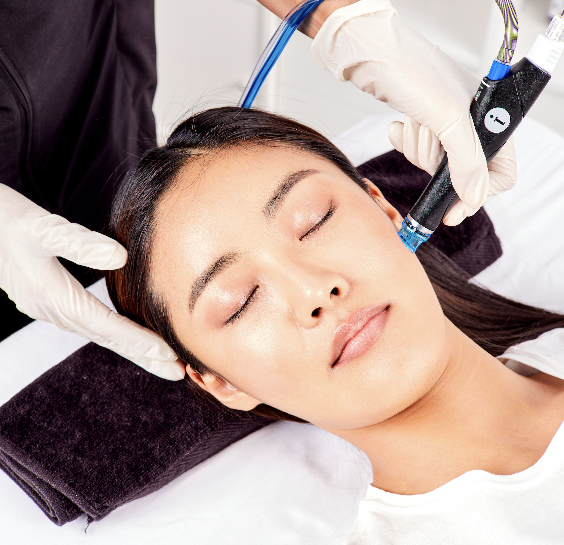 Hydrafacial treatment